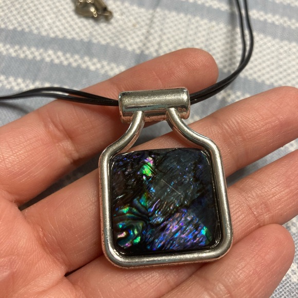 💛TODAY***$13***Vintage designer abalone shell necklace. - Picture 1 of 3